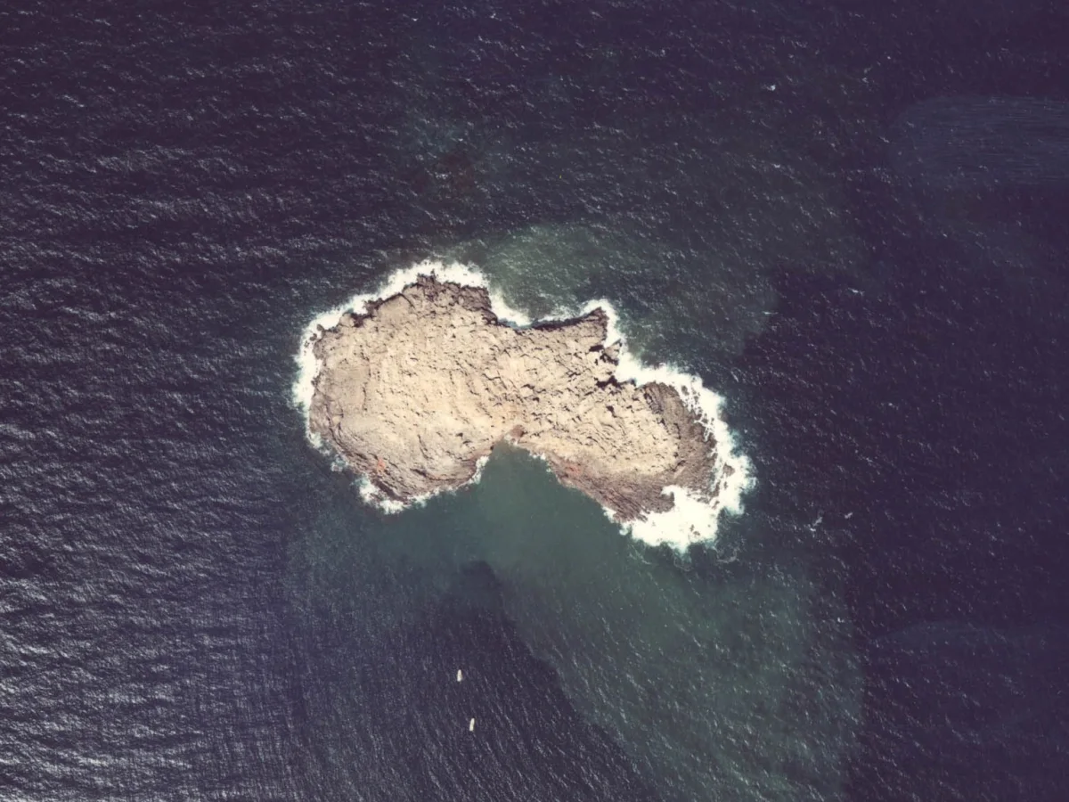 鹿児島県三島村の昭和硫黄島の空中写真