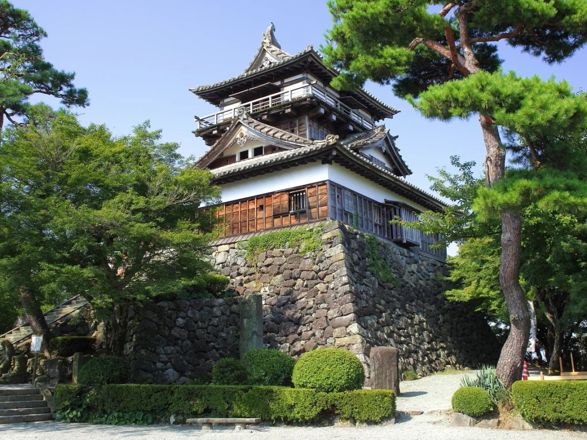 福井県坂井市の丸岡城。現存する木造天守
