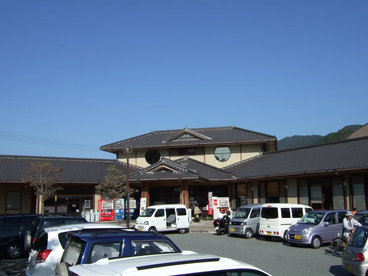 兵庫県たつの市にある道の駅しんぐうの施設外観