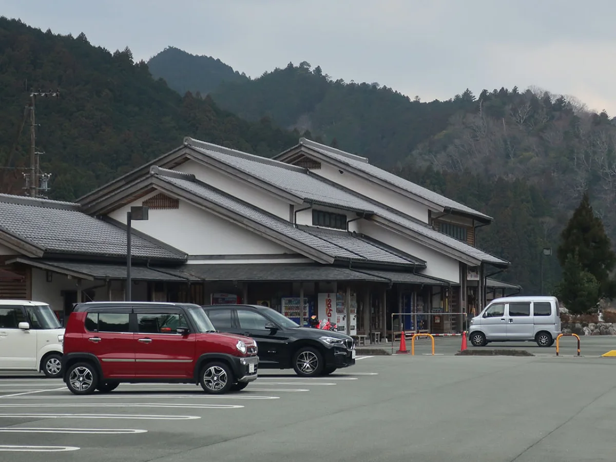 三重県津市にある道の駅美杉の施設外観