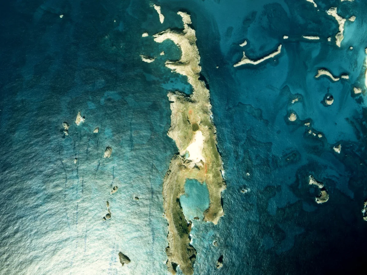 南島の沈水カルスト地形