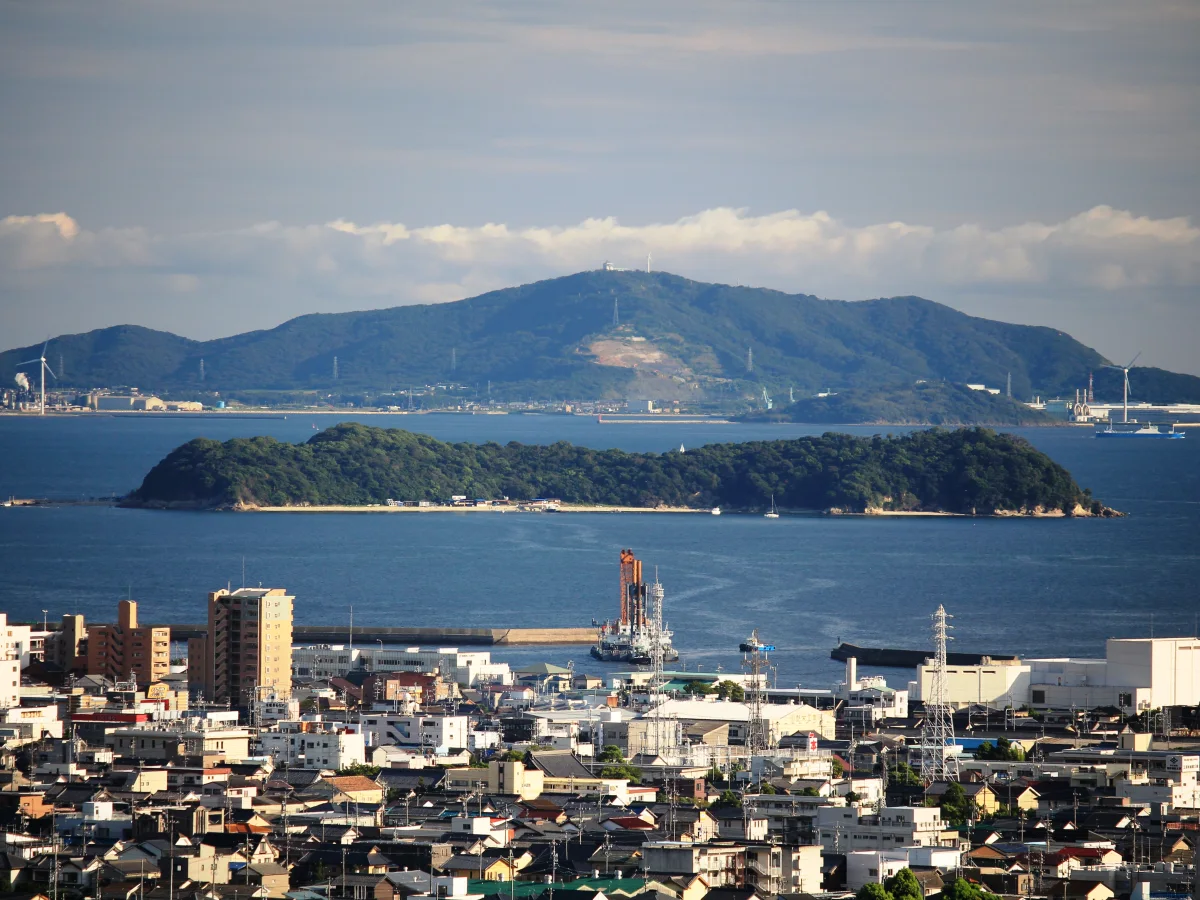 愛知県蒲郡市 国道23号蒲郡バイパスから望む三河大島