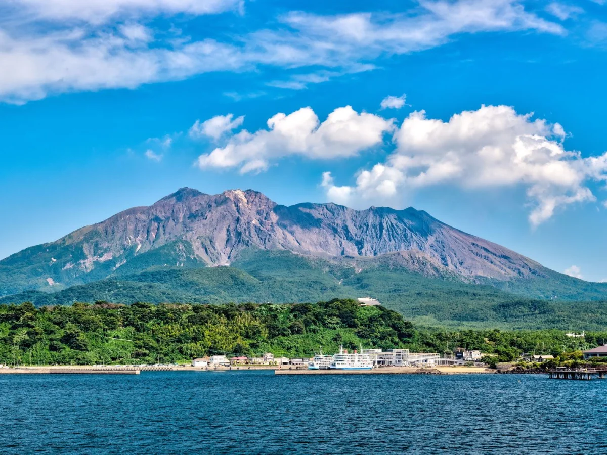 桜島フェリーから望む桜島