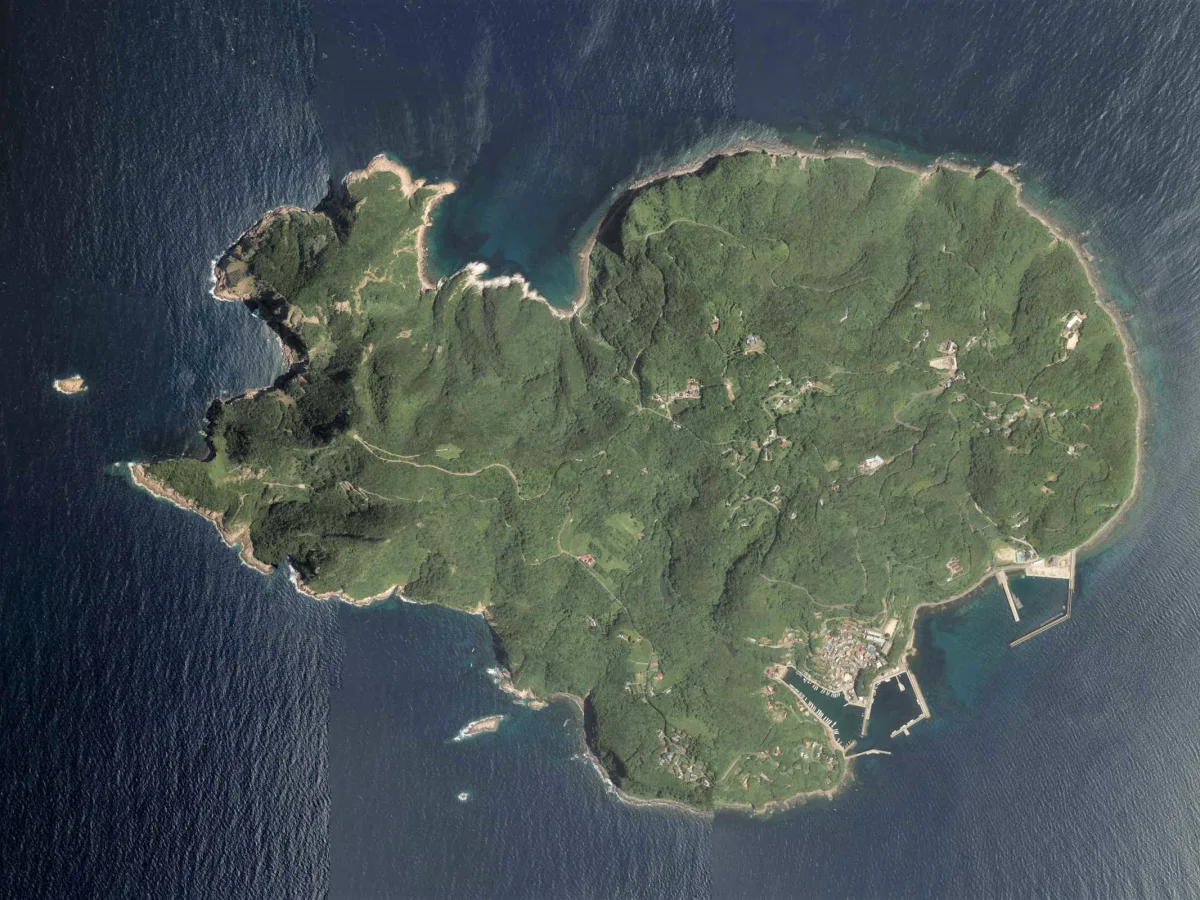 佐賀県唐津市の馬渡島の航空写真