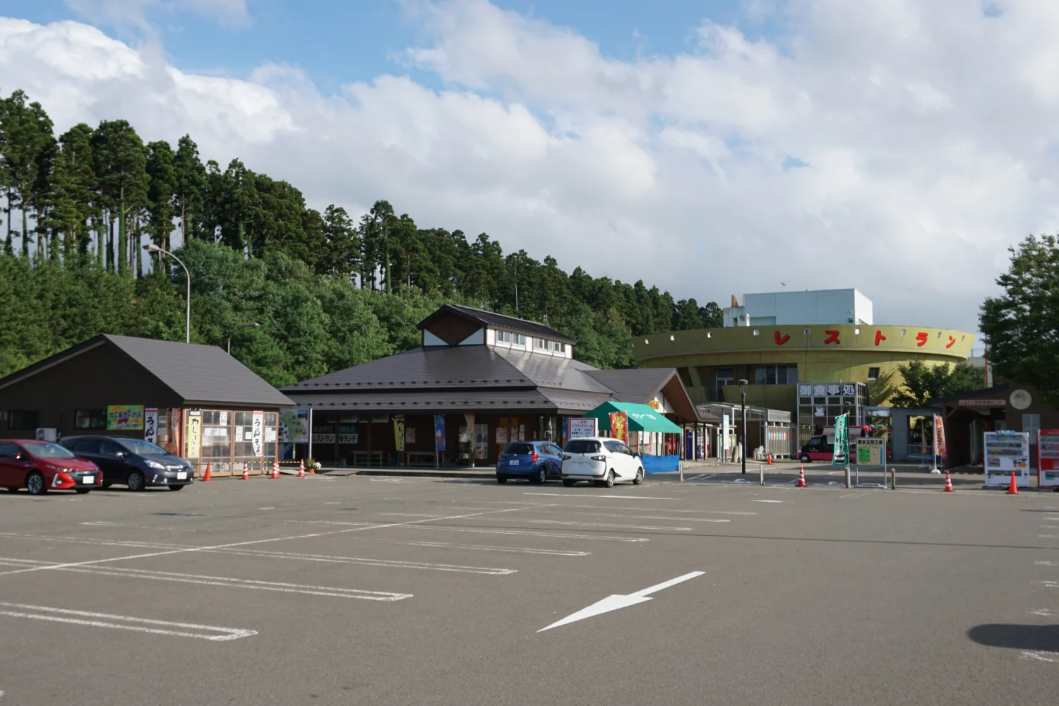 秋田県三種町にある道の駅ことおかの施設外観