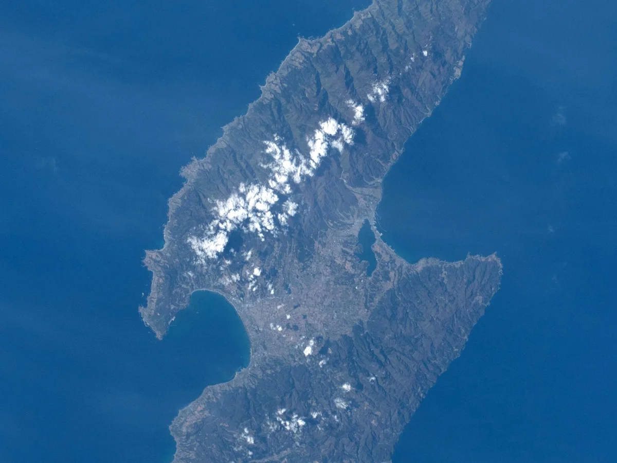 佐渡島の航空写真（ISS064）