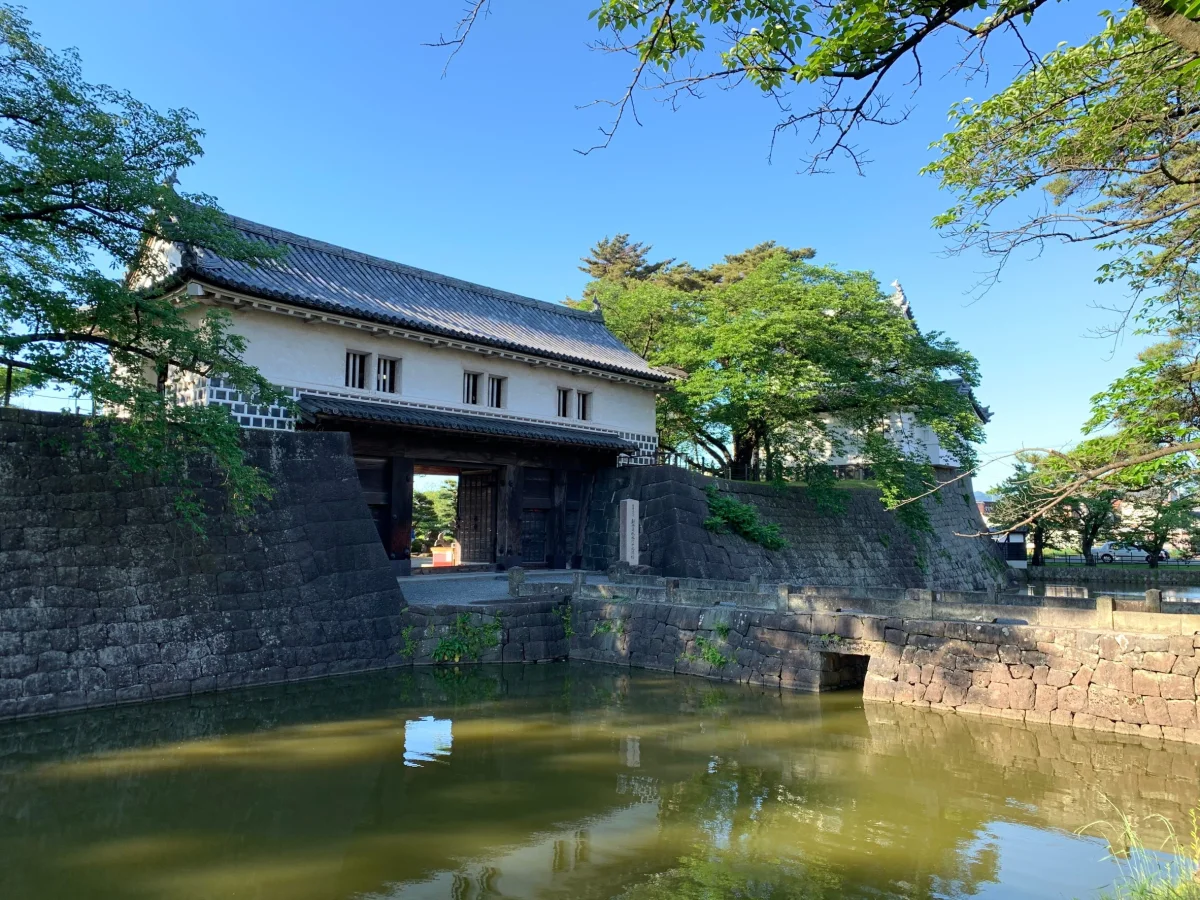新潟県新発田市の新発田城。江戸時代から残る本丸表門