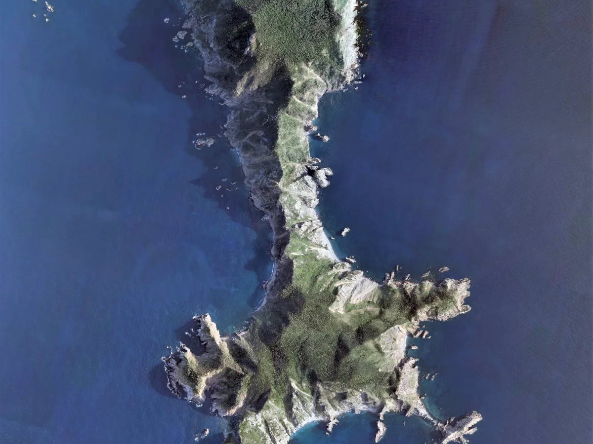 鹿児島県南さつま市の宇治群島に属する宇治向島の空中写真
