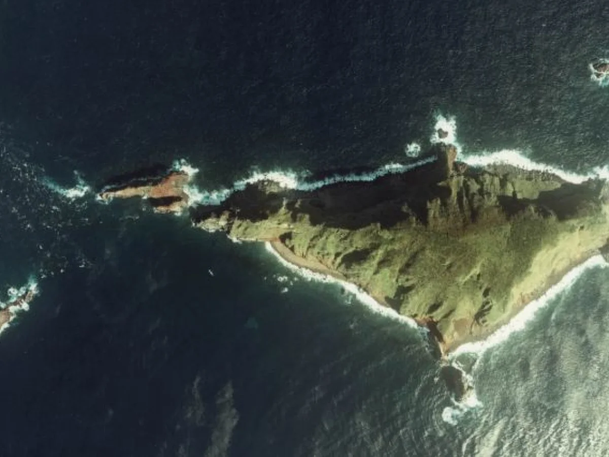 鵜渡根島の空中写真