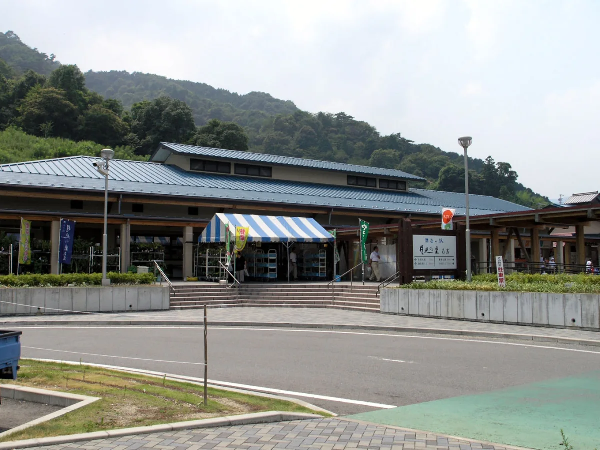 道の駅月見の里南濃の施設外観
