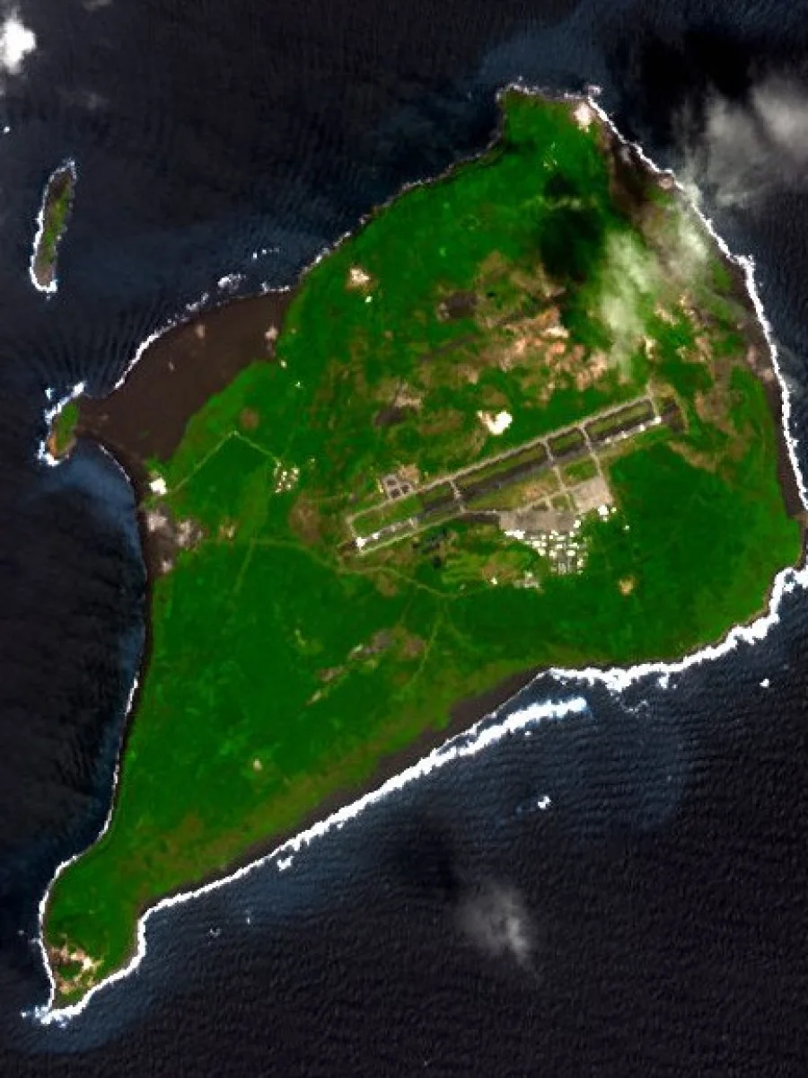 東京都小笠原村・硫黄島を捉えたNASA/JPLのASTER衛星画像