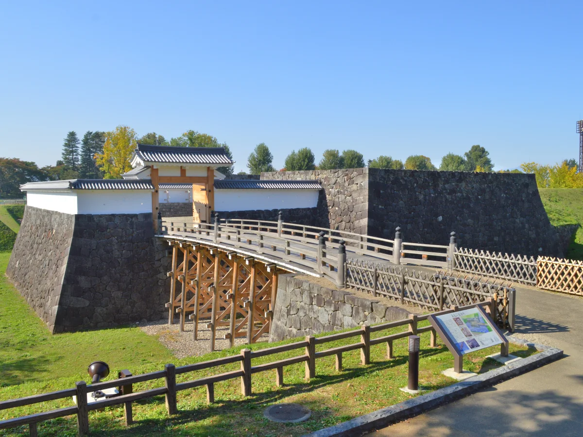 山形城の復元本丸石垣